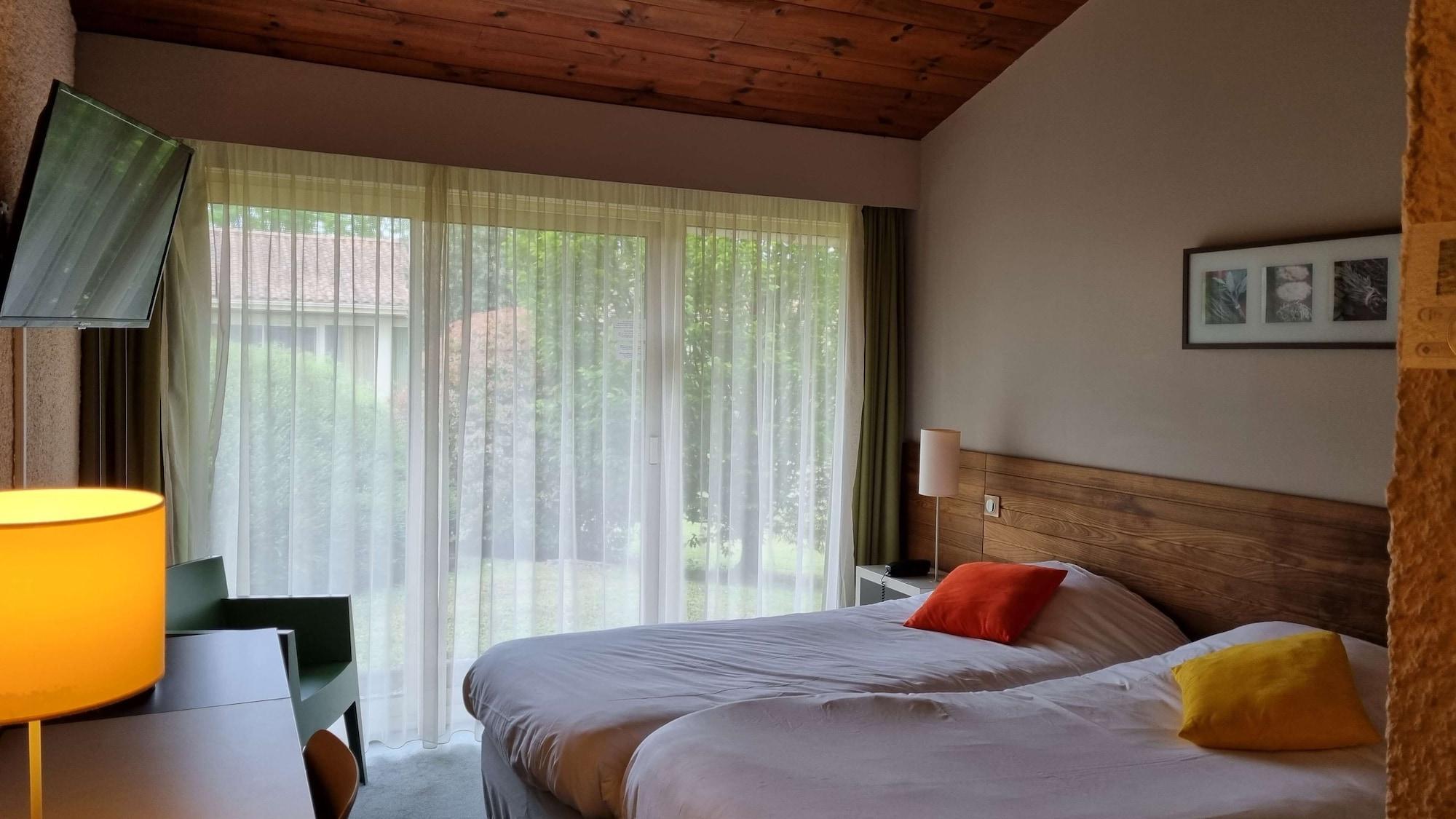 Kyriad Angouleme Nord Champniers- Hotel & Residence Exterior foto