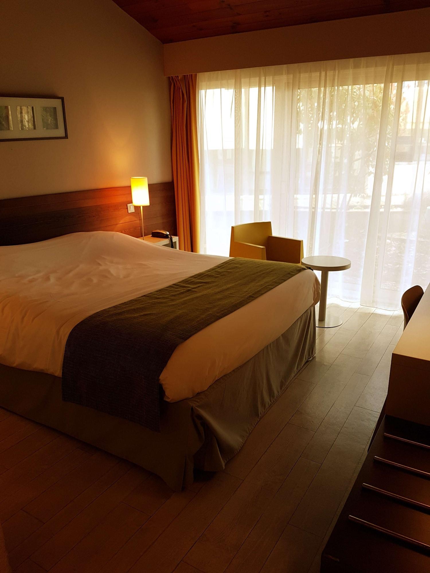 Kyriad Angouleme Nord Champniers- Hotel & Residence Exterior foto