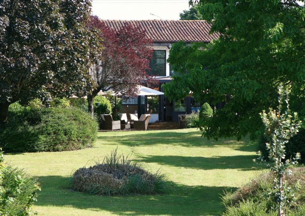 Kyriad Angouleme Nord Champniers- Hotel & Residence Exterior foto