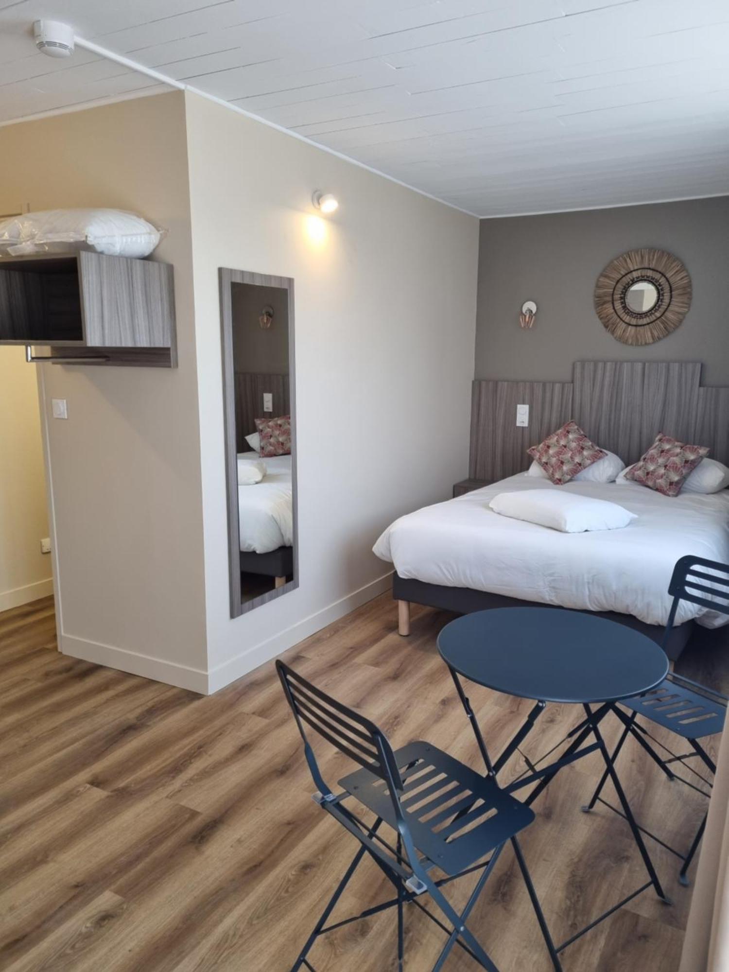 Kyriad Angouleme Nord Champniers- Hotel & Residence Exterior foto